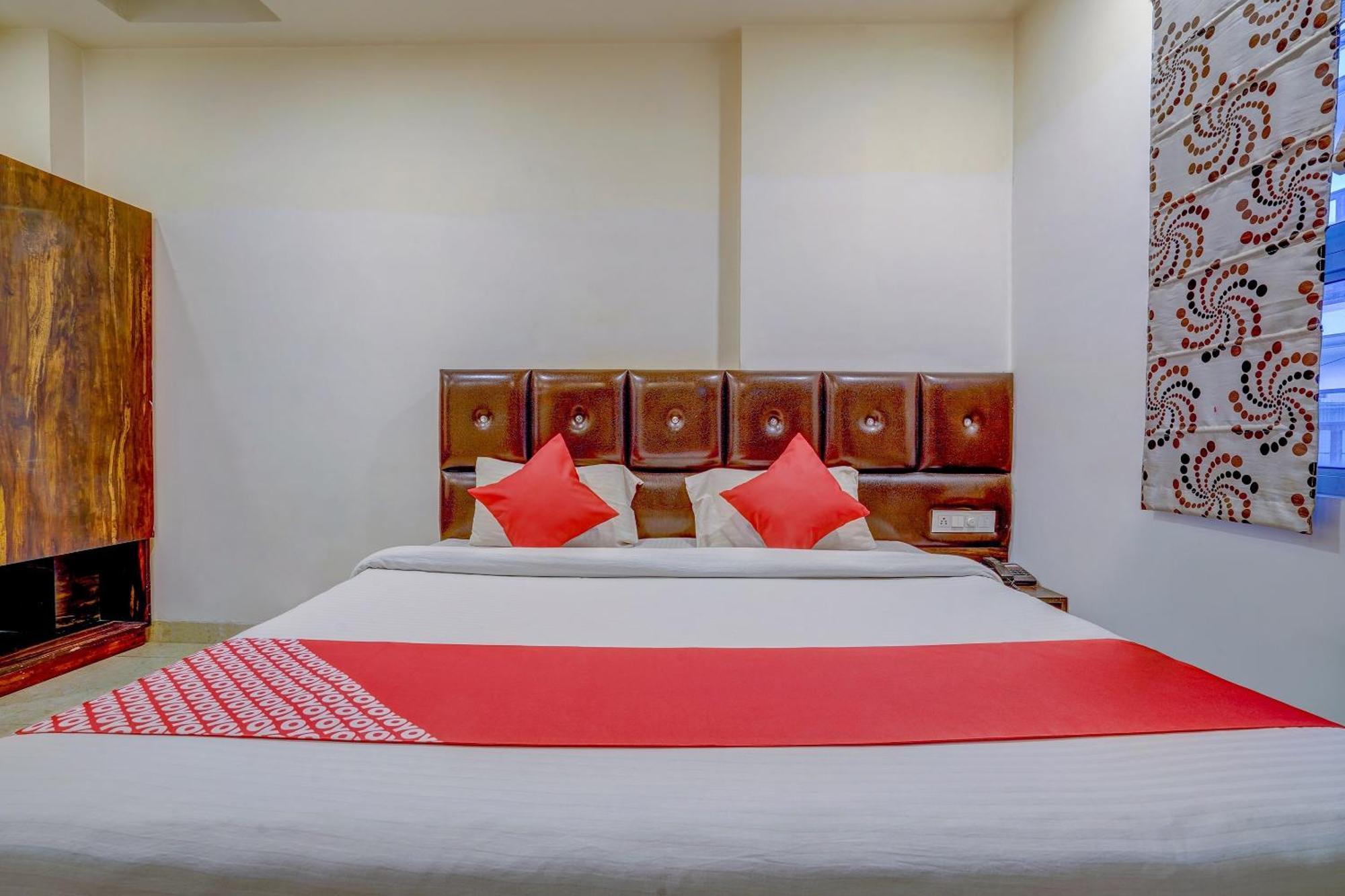 Super Hotel O Traveller Inn ラクナウ エクステリア 写真