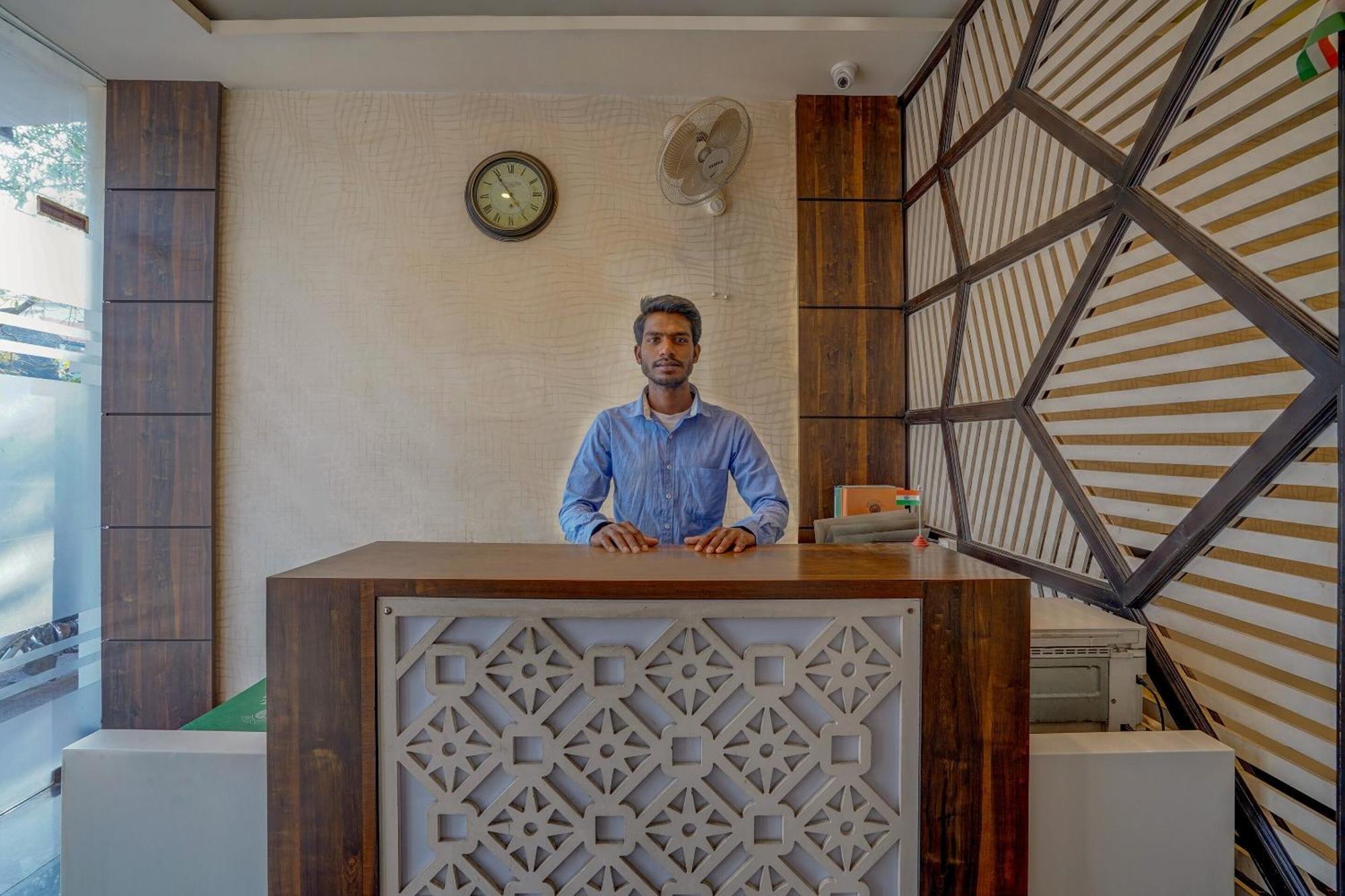 Super Hotel O Traveller Inn ラクナウ エクステリア 写真