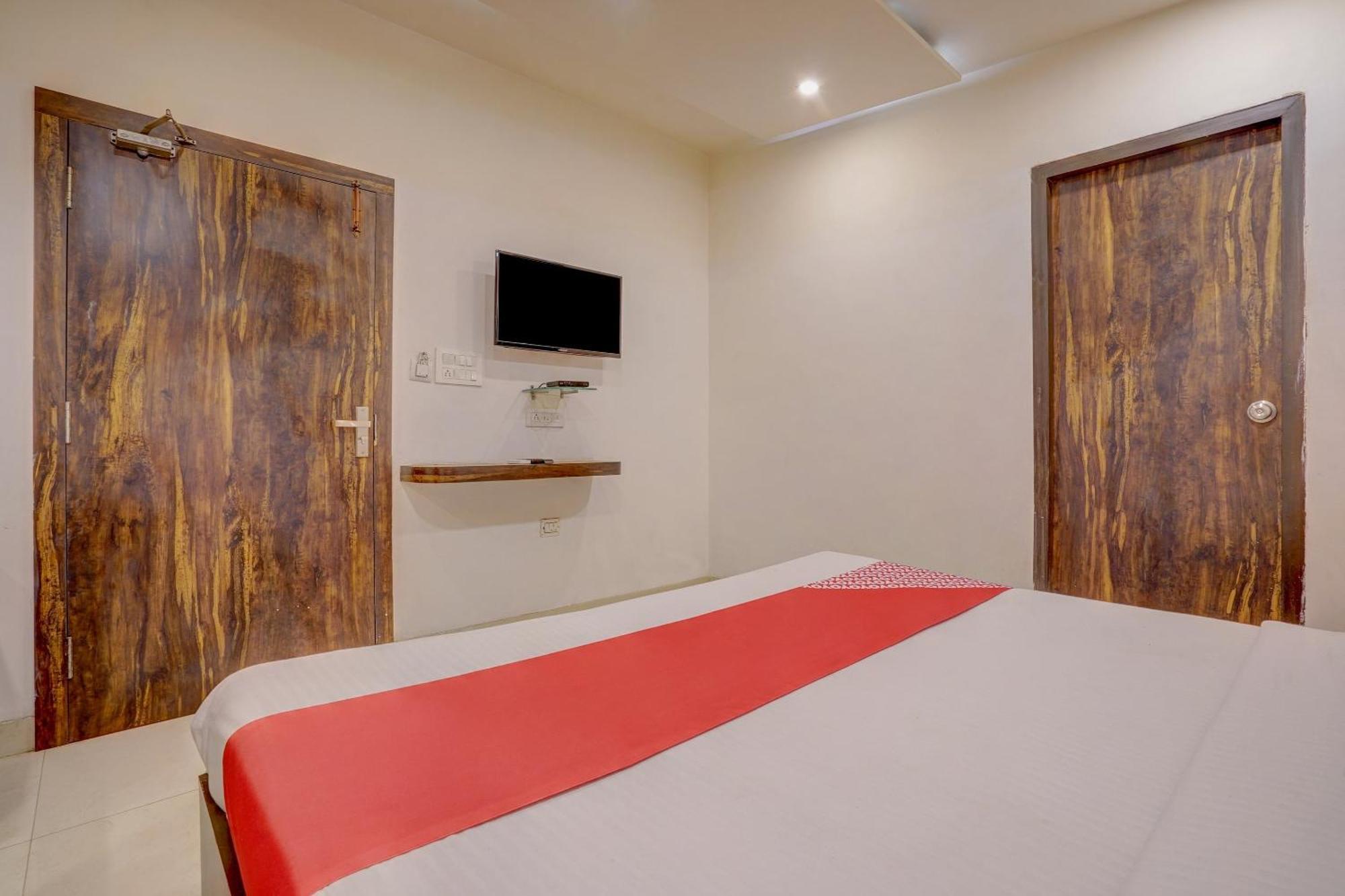 Super Hotel O Traveller Inn ラクナウ エクステリア 写真