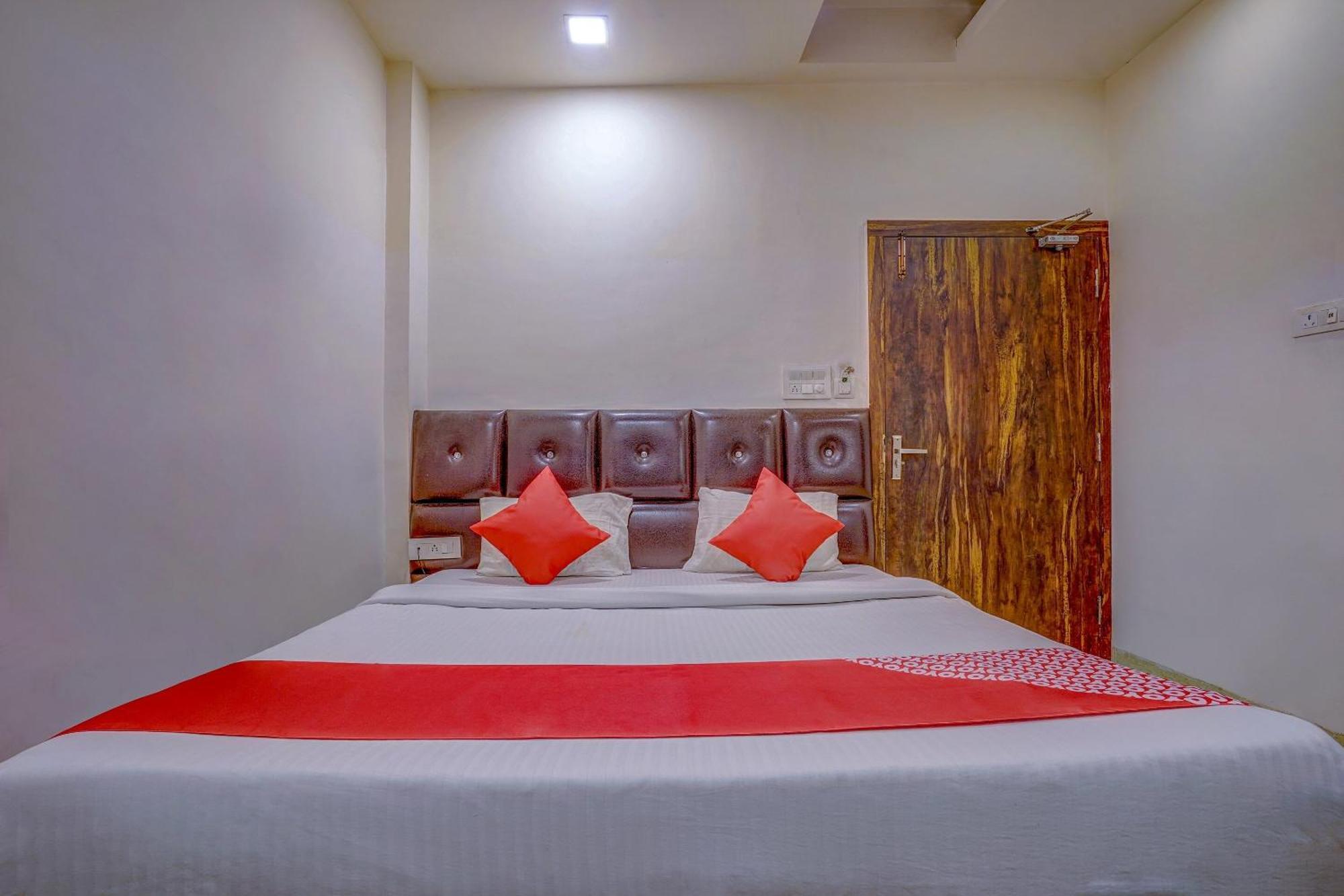 Super Hotel O Traveller Inn ラクナウ エクステリア 写真