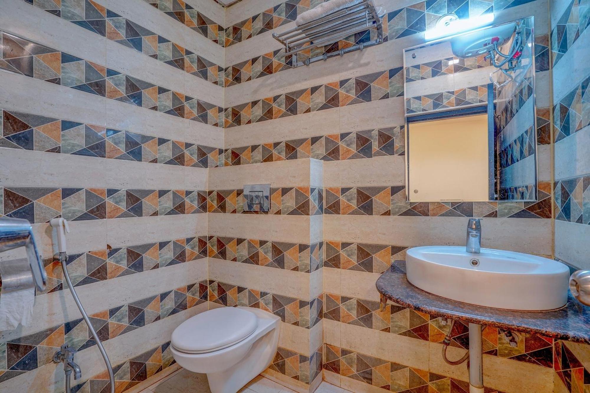 Super Hotel O Traveller Inn ラクナウ エクステリア 写真