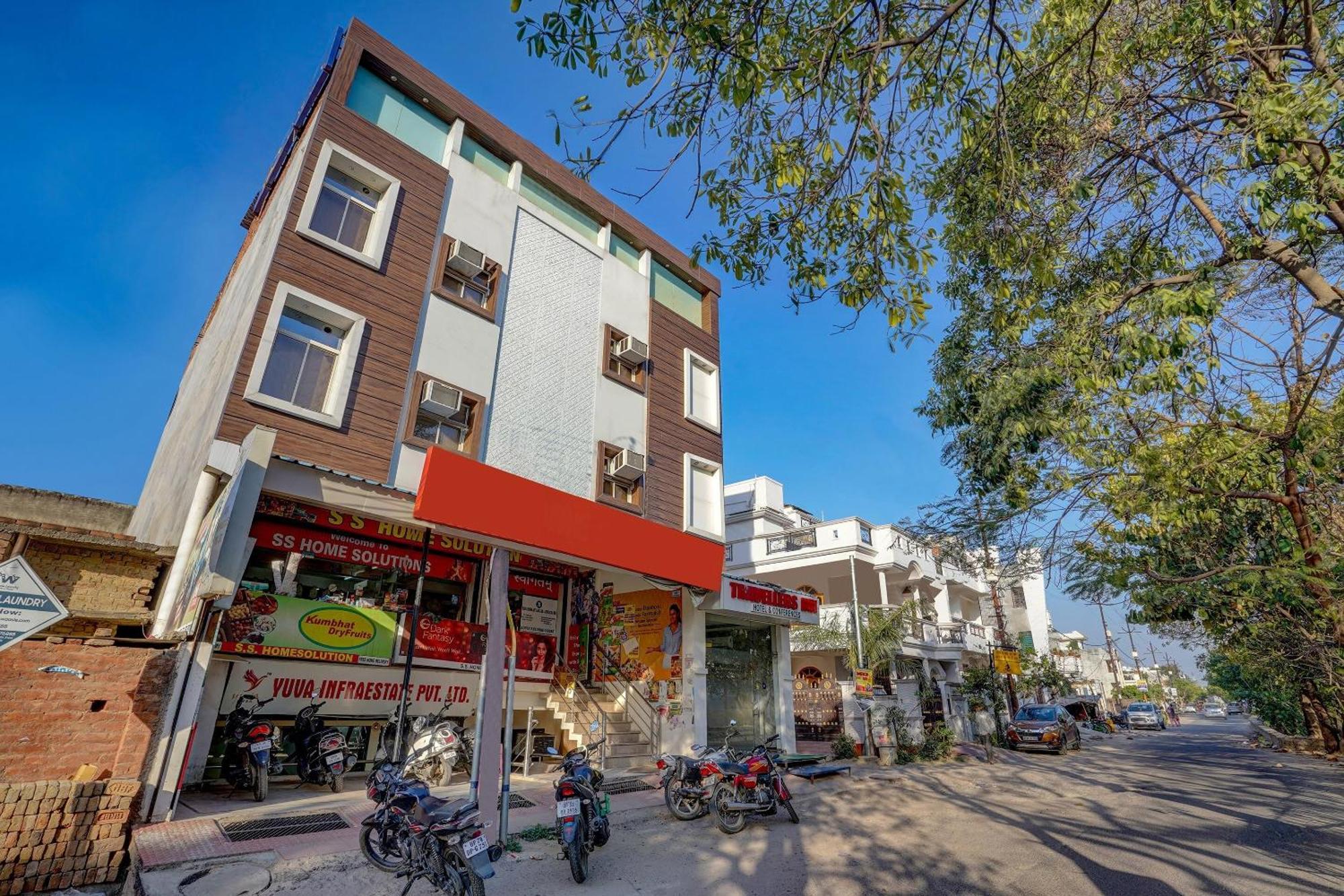 Super Hotel O Traveller Inn ラクナウ エクステリア 写真