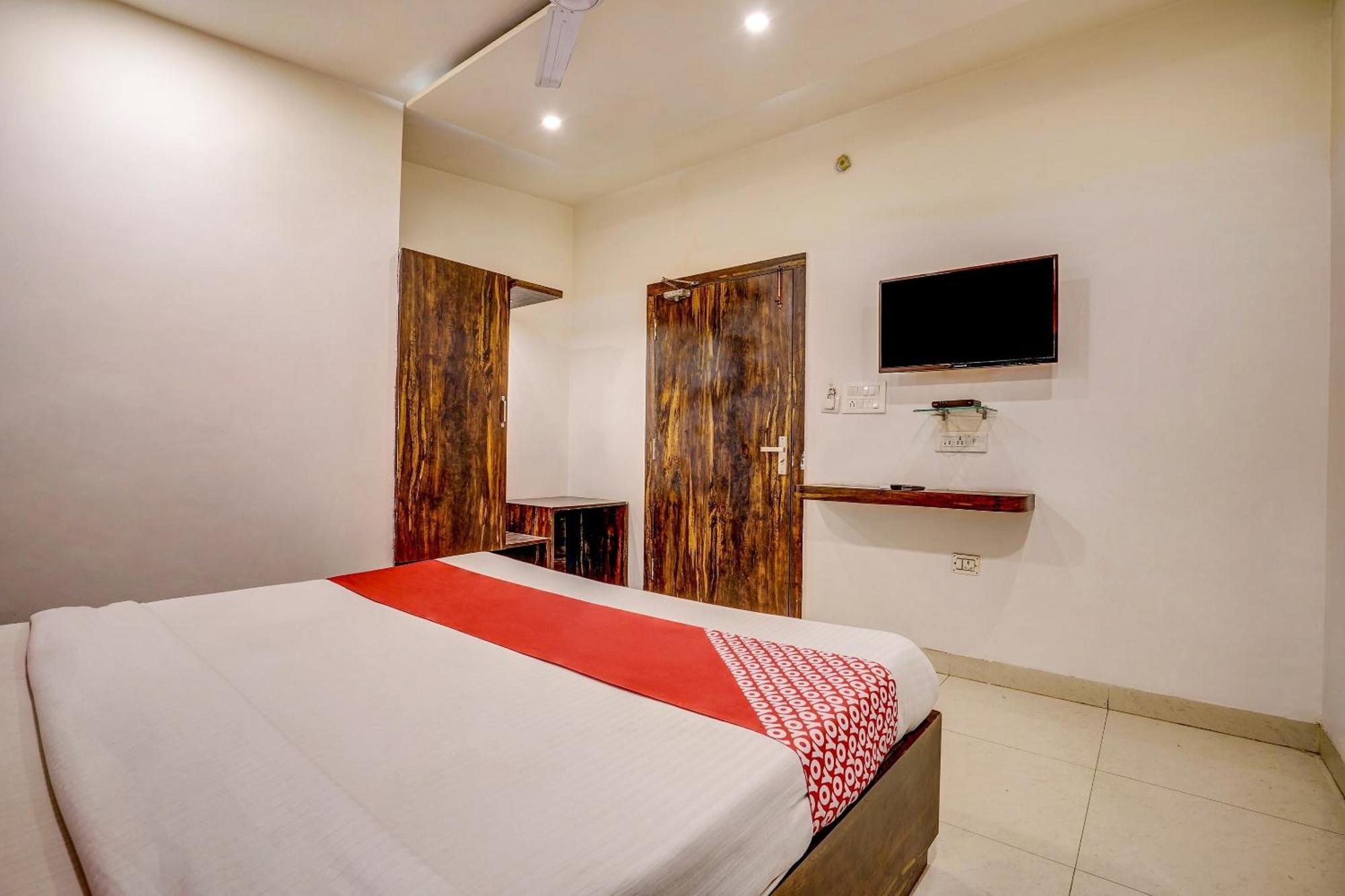 Super Hotel O Traveller Inn ラクナウ エクステリア 写真